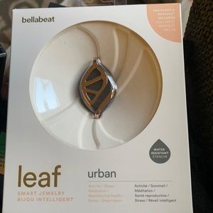Bella beat urban fitness tracker